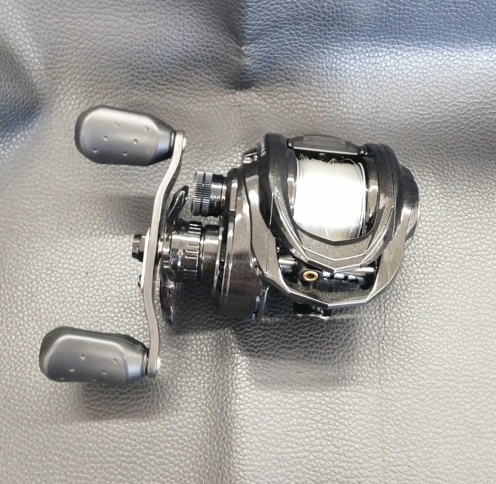 AbuGarcia ROXANI8-R Bait Reel
