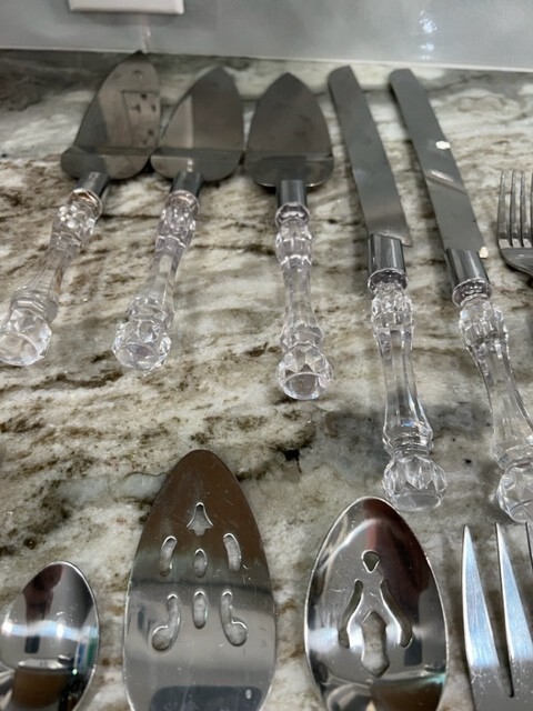 Server Set With Clear Handles Also 2 Place Settings And Extras Wedding