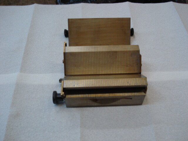 Magnetic Adjustable V Block