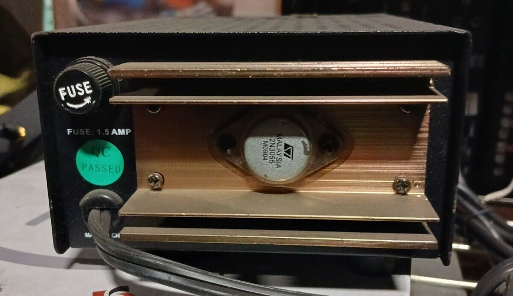 Pyramid PS3KX 2.5 Amp Constant Heavy Duty Regulated AC/DC Power Supply