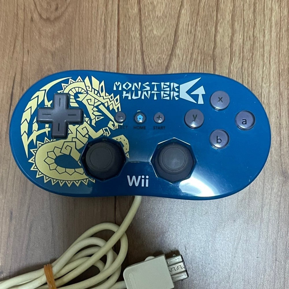 Nintendo Official Wii Classic Pro Controller Monster Hunter Limited Edition