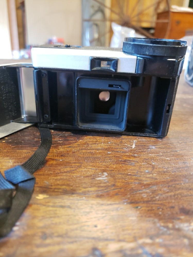KODAK INSTAMATIC 404 CAMERA Untested
