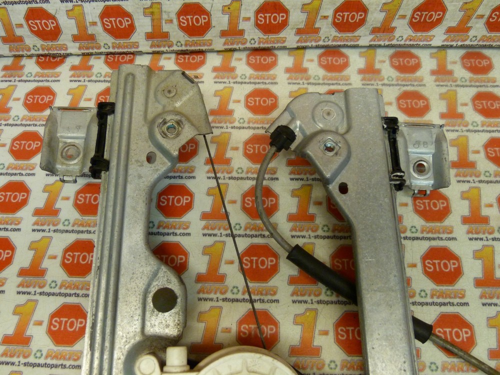 2007-2013 CHEVROLET AVALANCHE PASSENGER/RIGHT FRONT WINDOW REGULATOR W/ MOTOR