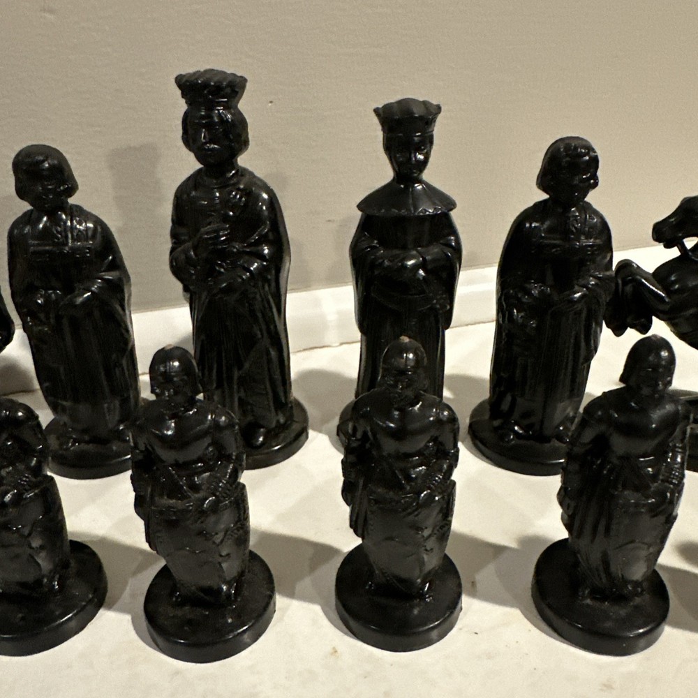 Vintage Roxy Chess Set