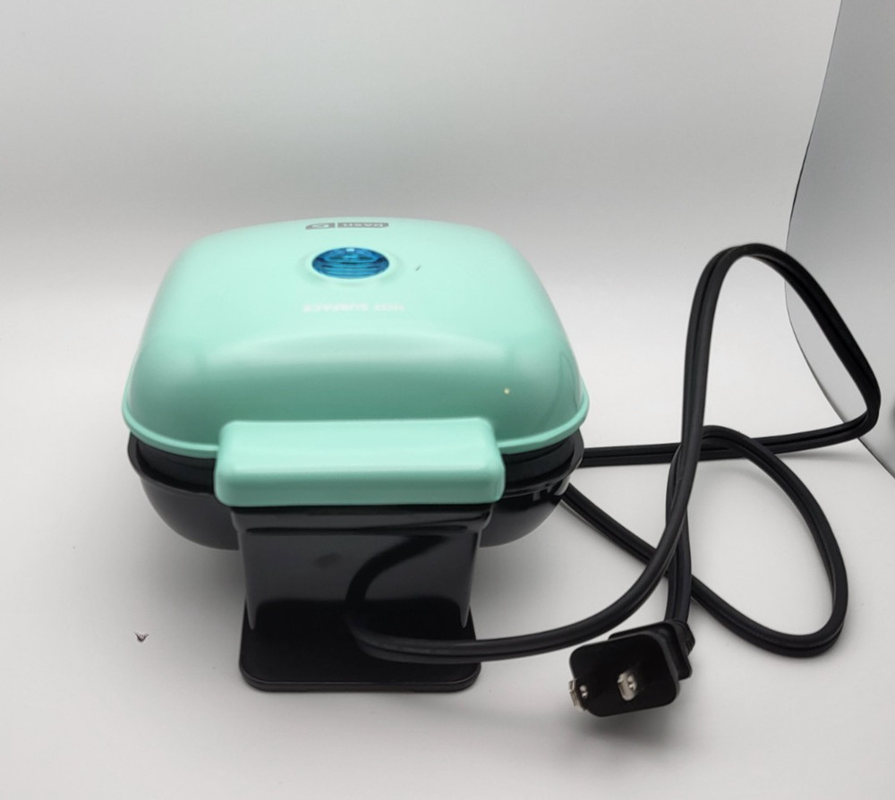Dash Egg Bite Maker - DBBM400 - Makes 4 Egg Bites (recipe guide) Open Box