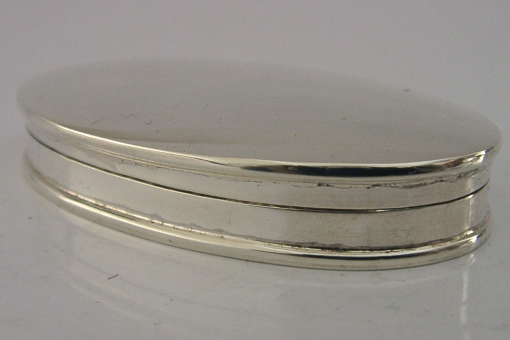 QUALITY ENGLISH SOLID STERLING SILVER GOOD SIZED BOX 2000 2.75 inch