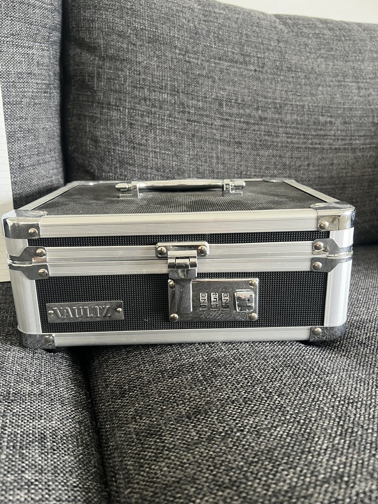 Vaultz Safe