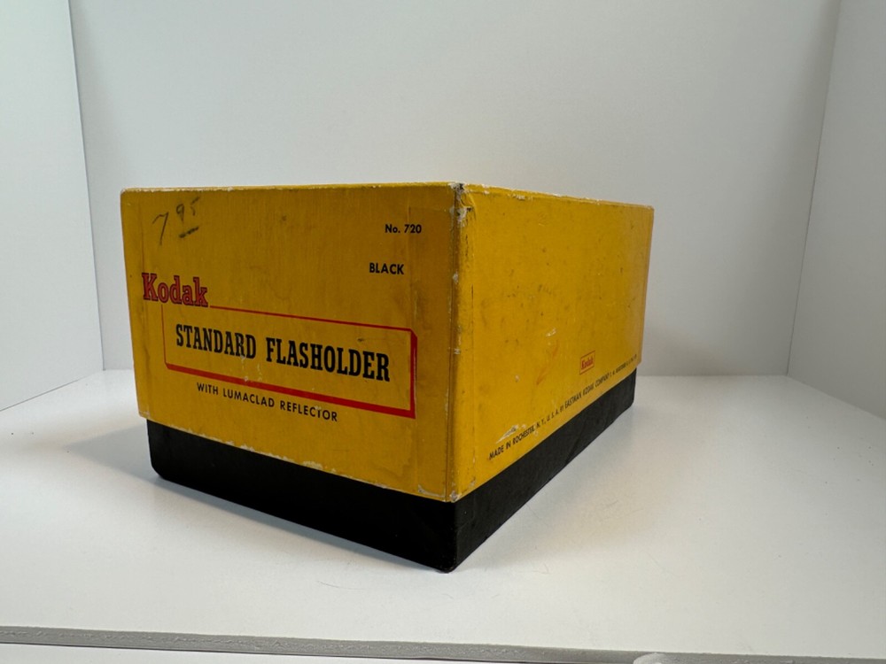 Vintage Kodak Standard Flasholder with box and bulbs Untested