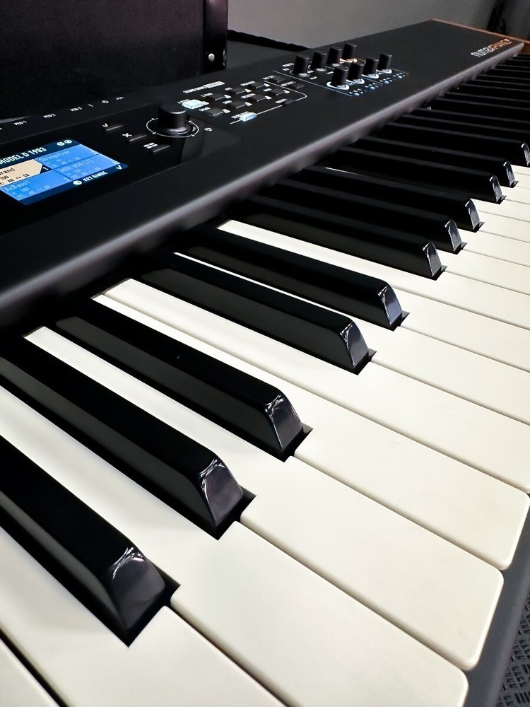 Studiologic Numa X Piano GT Stage Piano STAGE ESSENTIALS BUNDLE