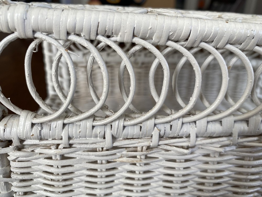 VINTAGE White Wicker Rectangular Tissue Box Holder Cover BOHO Shabby Chic Rustic