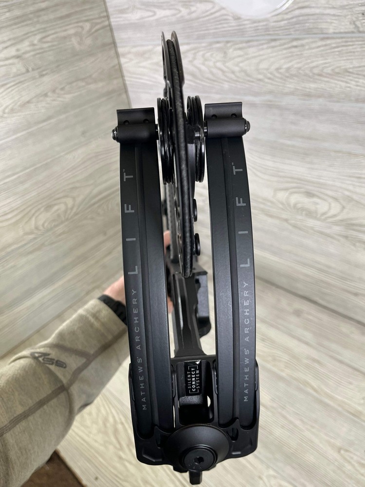 Used Mathews Lift 33 RH Black