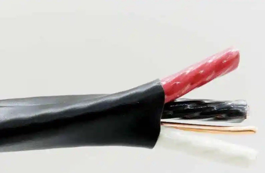 125 ft 8’ 3 with ground copper wire (Cut from a 500 ft spool)