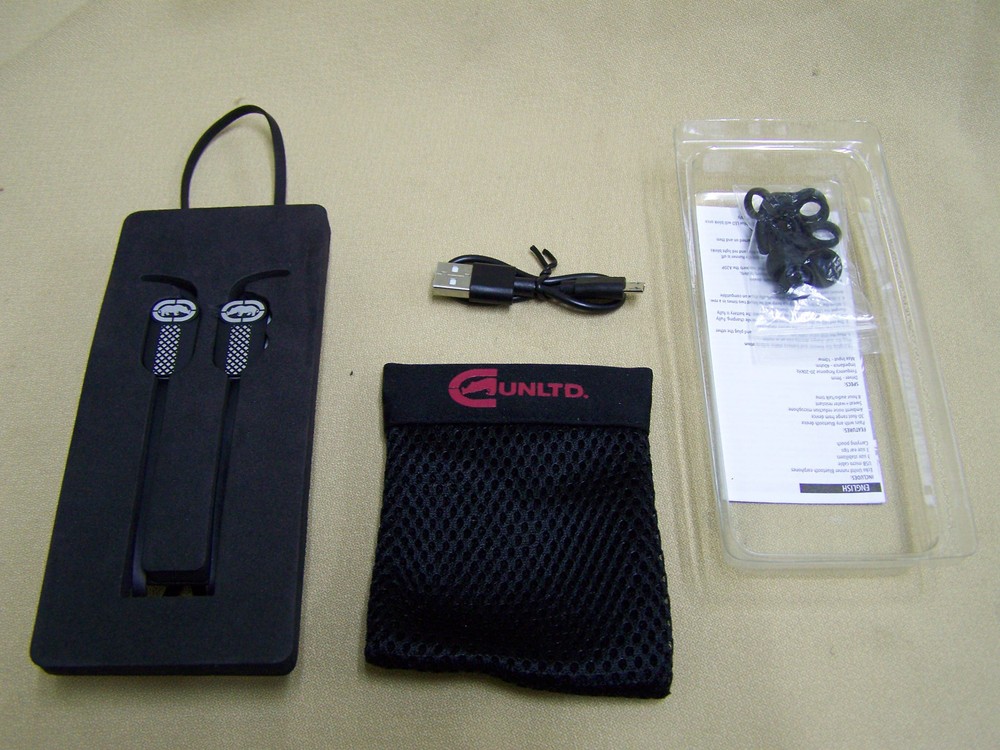 ECKOUNLTD Runner Bluetooth Earphones Black earbuds