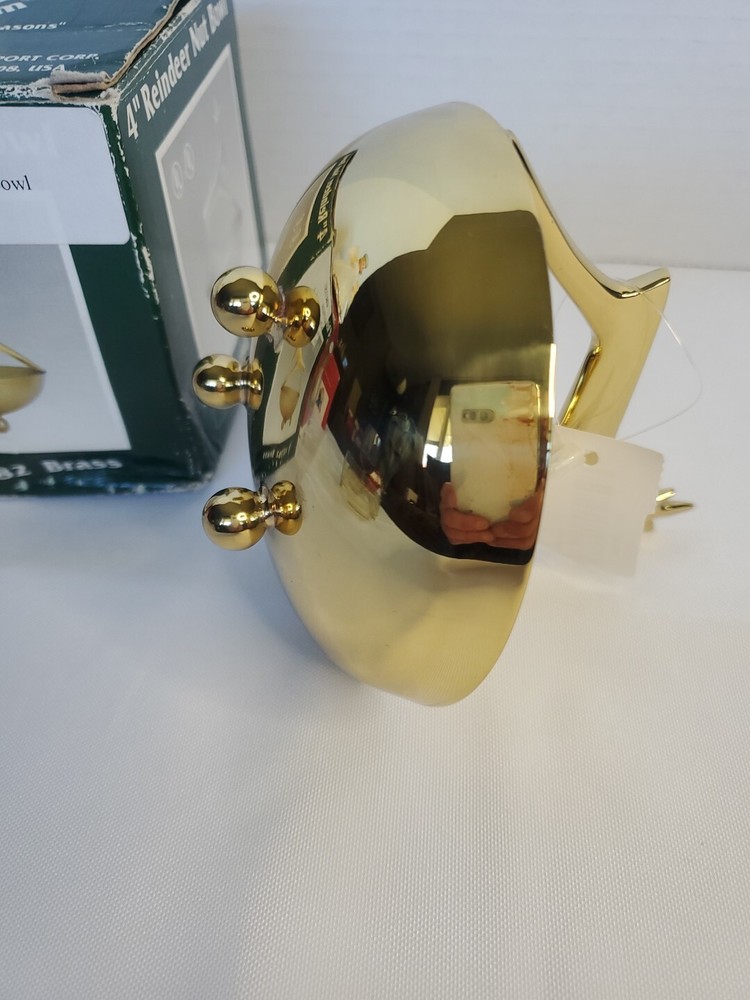 4" BRASS REINDEER NUT BOWL-FOOTED
