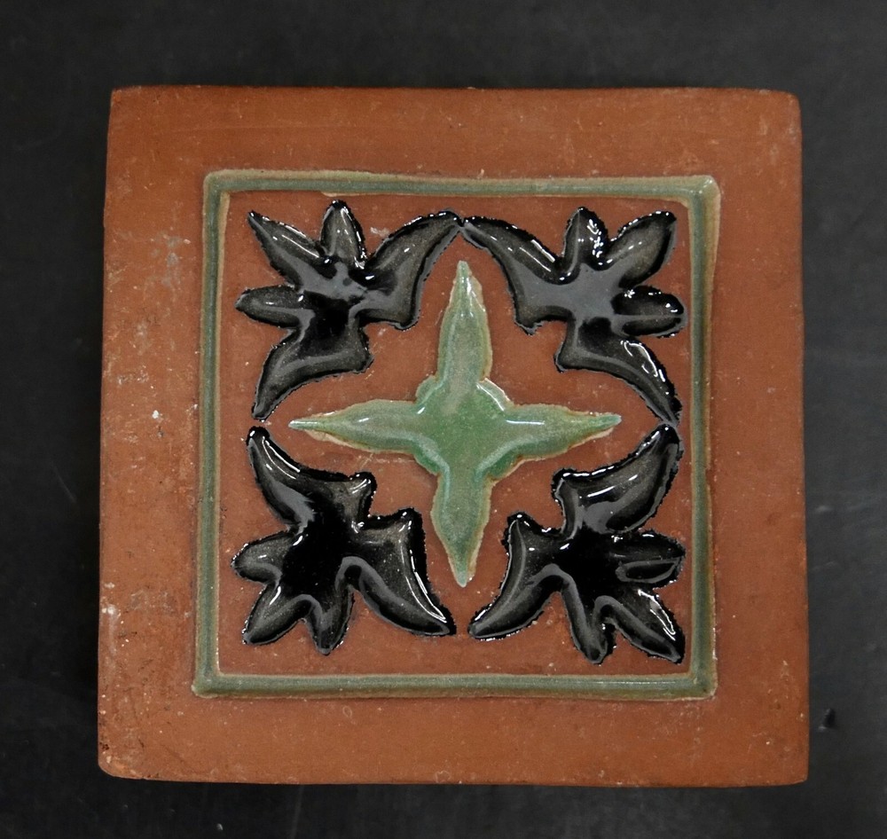 Vintage Gladding McBean Chunky Decorated Tile (1)