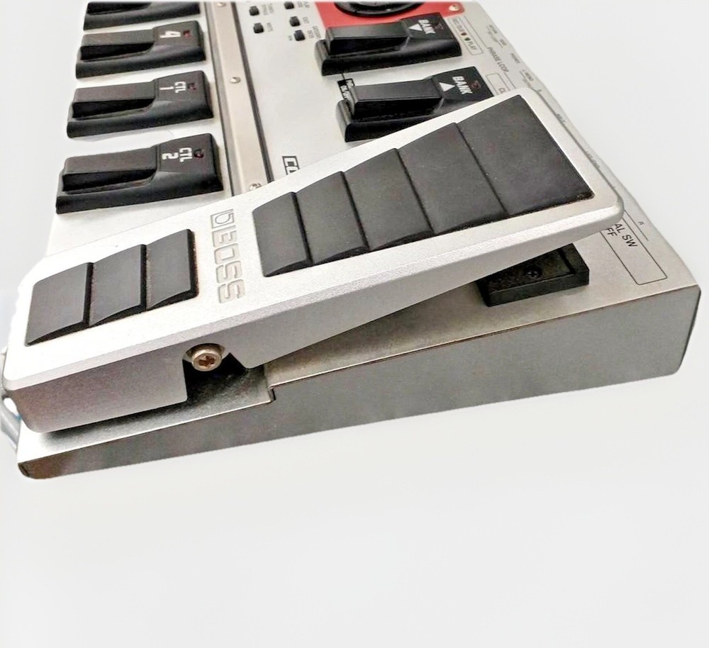 BOSS GT-10B Bass Effects Processor Multi Effects Pedal Used Tested Working