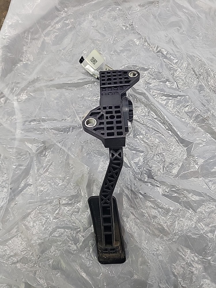 2013 Subaru Outback Acceleration Pedal