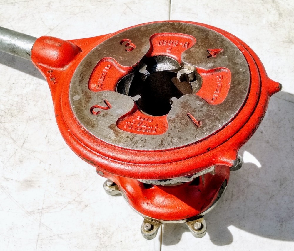 RIDGID 65R 1-2" ADJUSTABLE PIPE THREADER RECEDING W/ HANDLE VG+