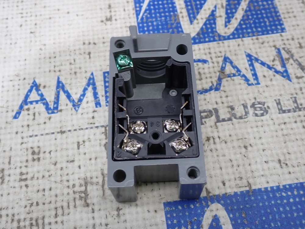 Eaton E50RA Limit Switch Single Pole Receptacle Ser A1 New