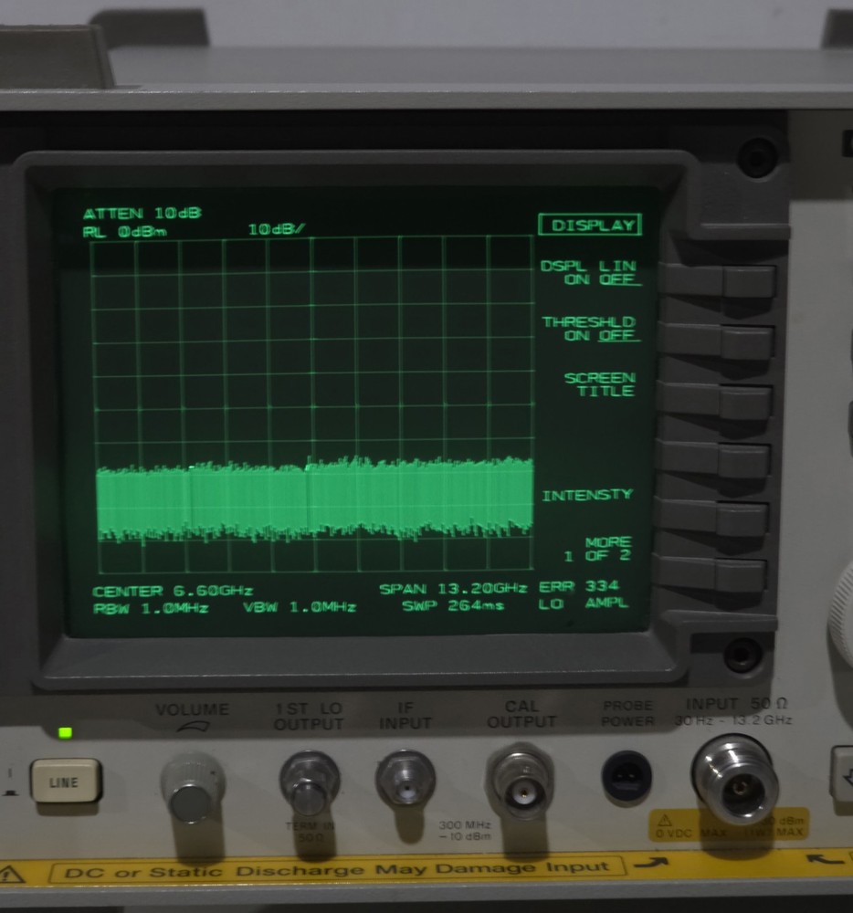 HP 8562E Spectrum Analyzer.
