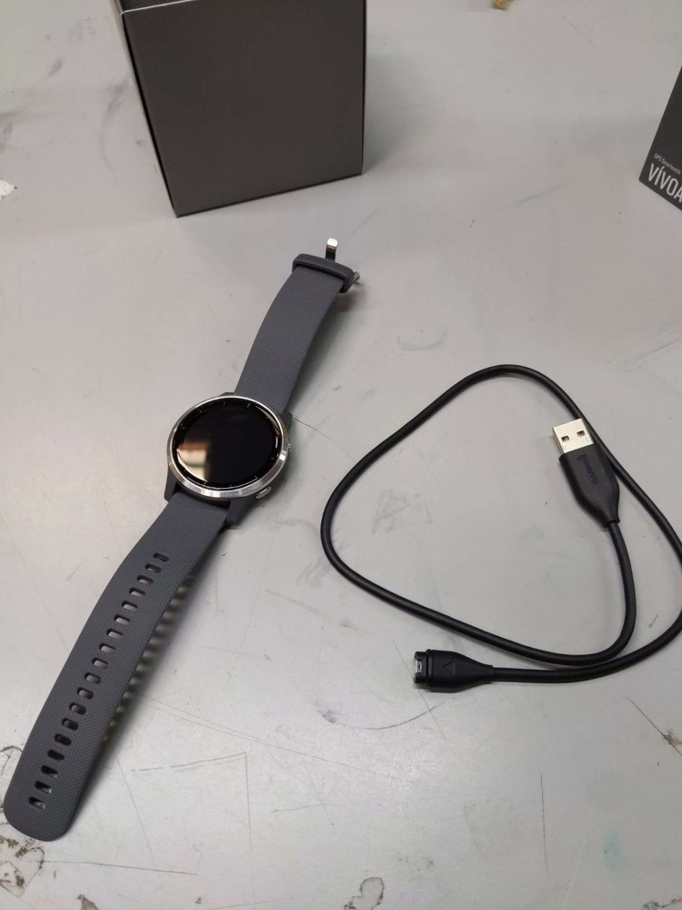 Garmin vívoactive 4 GPS Smartwatch – Open-box