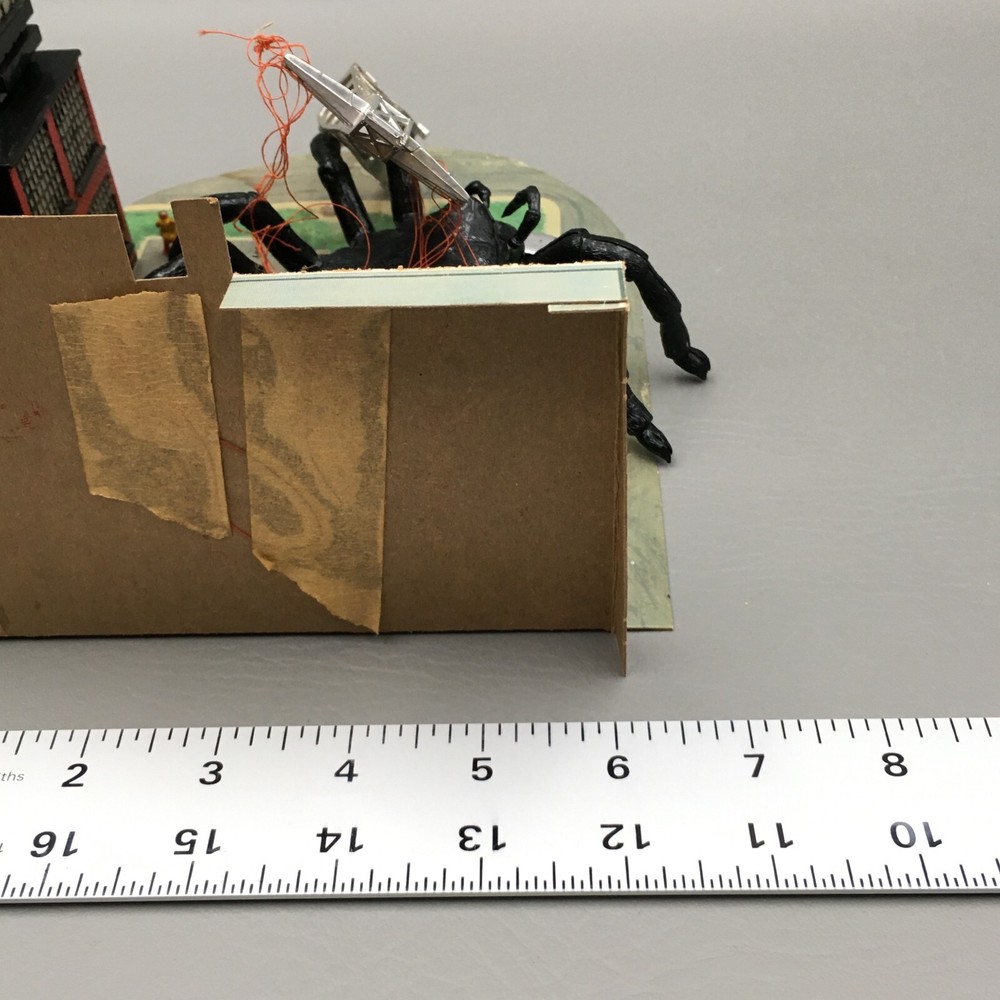 Fundimensions Gigantics Model Kit Diorama Huge Tarantula 1975 Giant Bug Model