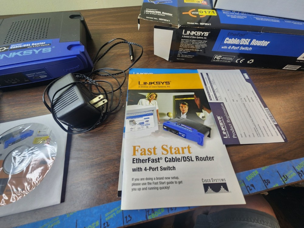 Linksys Etherfast Router BEFSR41 Ver 2. 4 Port 10/100