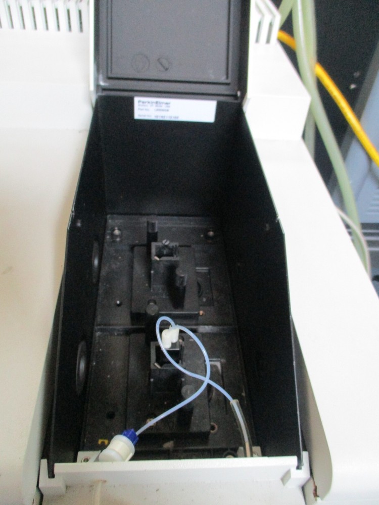 Perkin Elmer Lambda 25 UV/Vis Spectrometer