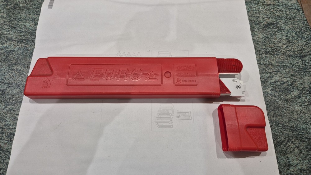 CAR LORRY CARAVAN WARNING TRIANGLE