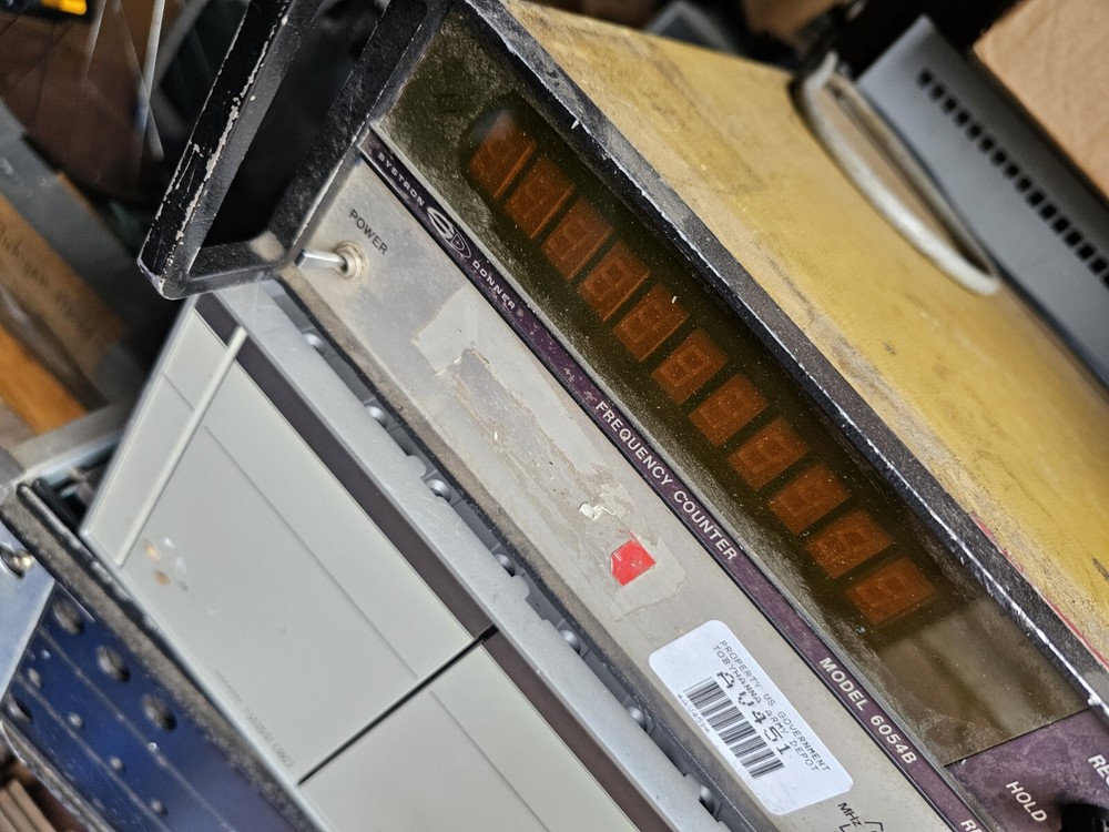 SYSTRON DONNER MODEL 6054B FREQUENCY COUNTER