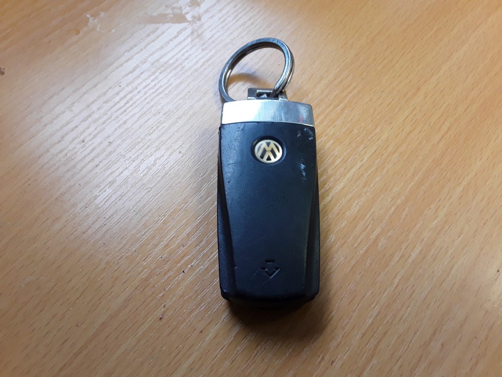 VW 3 Button Flip Key Passat 2012.