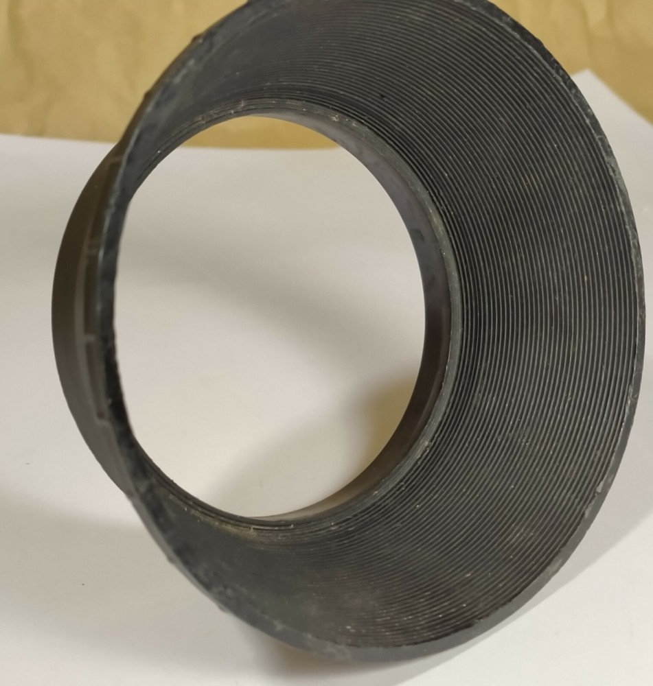 Plastic Lens hood with screw M77