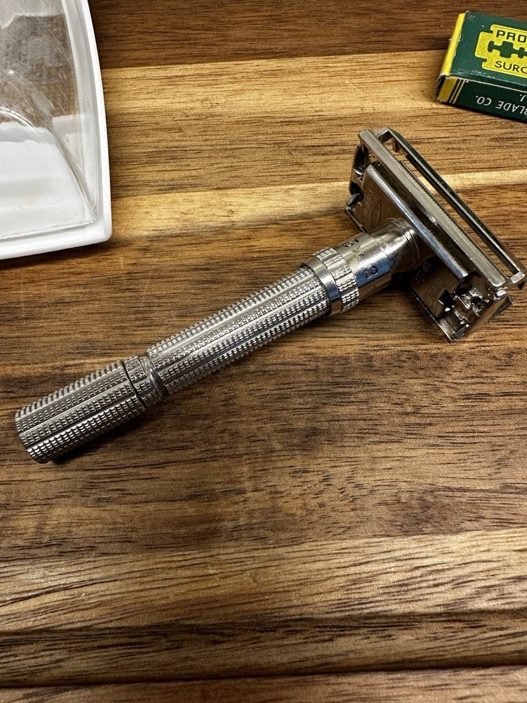 Vintage Gillette Adjustable Safety Razor Knurled Pattern