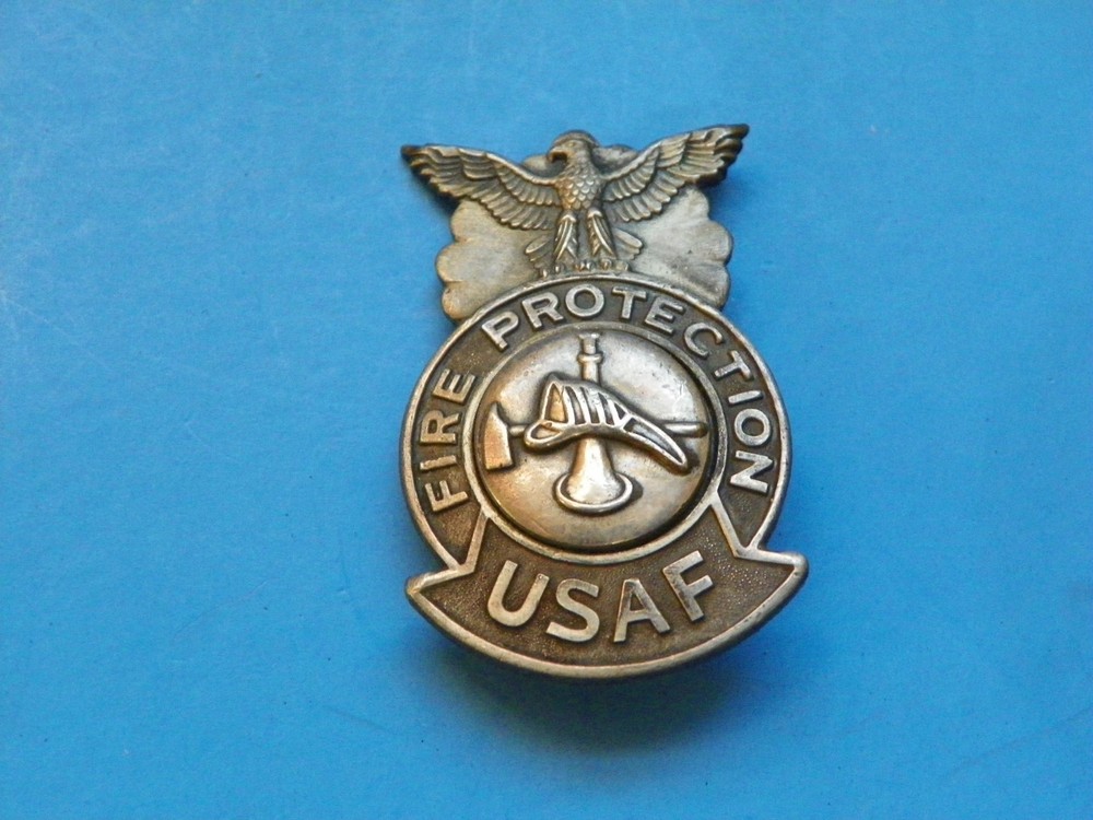 KOREAN WAR ORIGINAL U.S. AIR FORCE FIRE PROTECTION INSIGNIA-MAKER MARKED