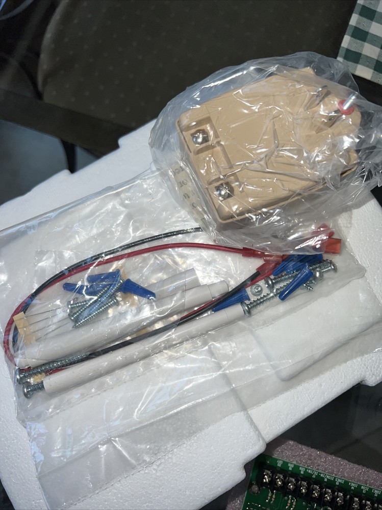 New GE Interlogix 60-806-95R Concord Express Control Panel Circuit Board Box