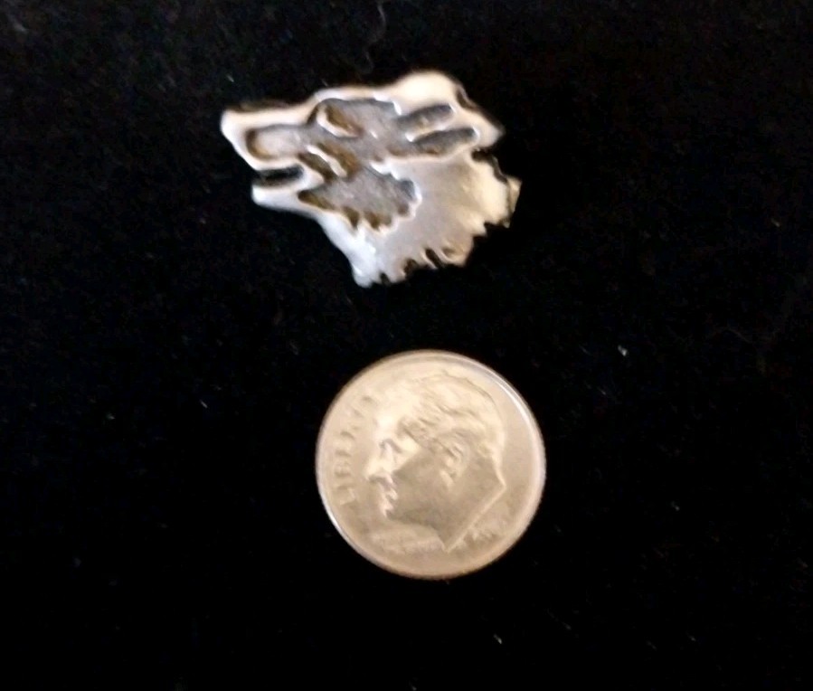Wolf Head Lapel Pin Small Size
