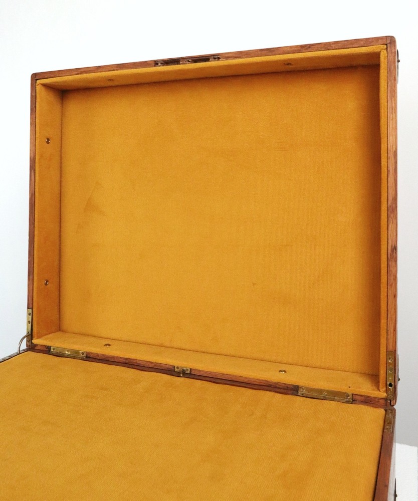 Antique Quarter Sawn Oak Presentation Chest with Key
