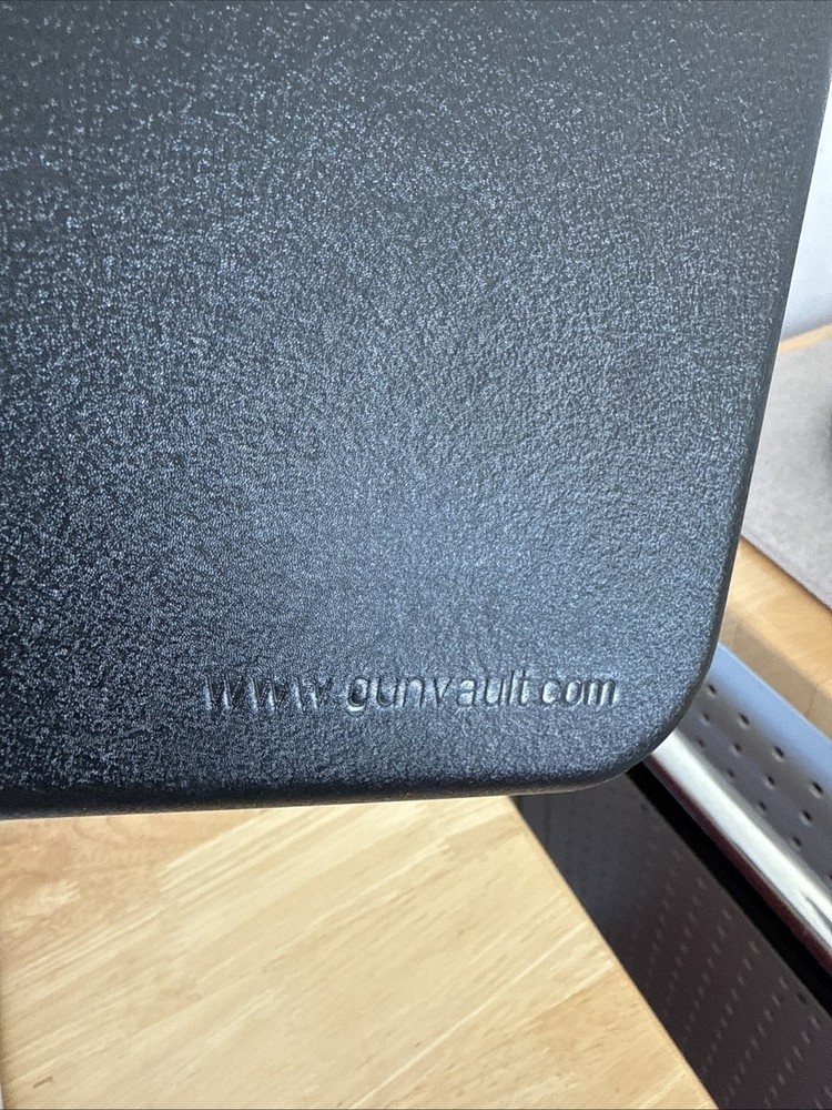 GunVault Nanovault NV300 Code Never Set —Clean -Black