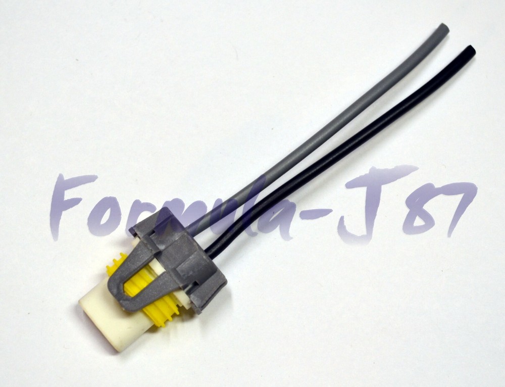 Wire Pigtail Female Ceramic 9045 Fog Light Two Harness Bulb Socket Plug Replace