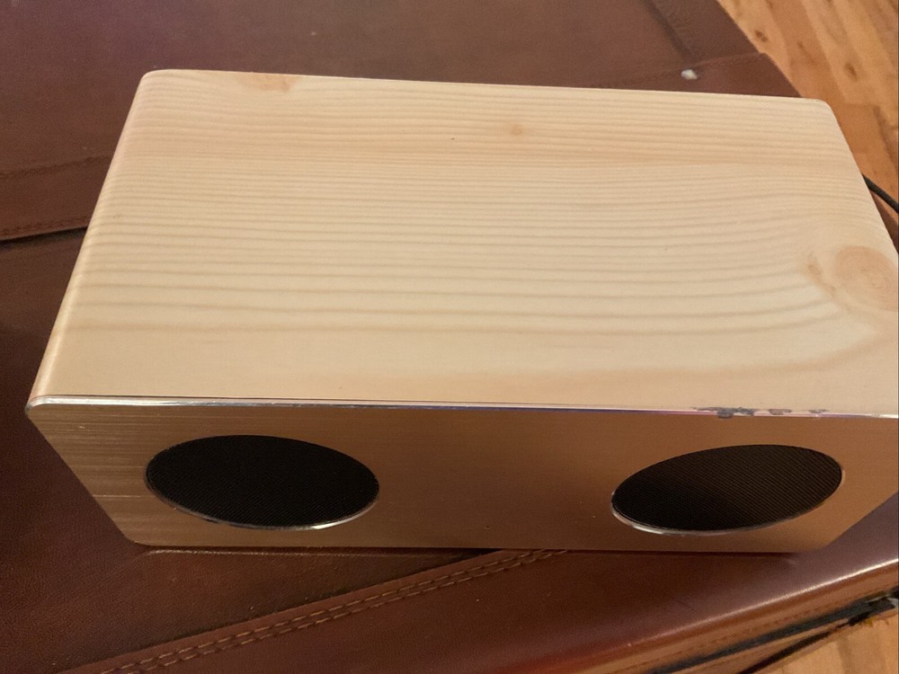 Vivitar Bluetooth Speaker “Get Loud” WALNUT GRAIN FINISH