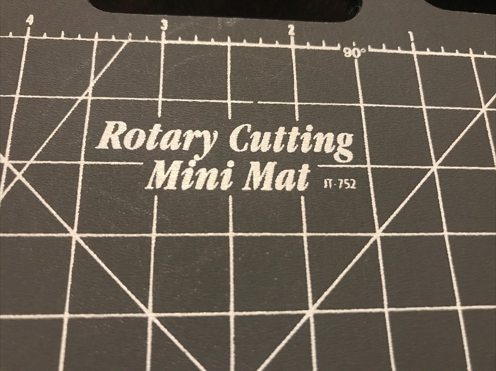 Rotary Cutting Mini Mat - 5" x 5" - June Tailor