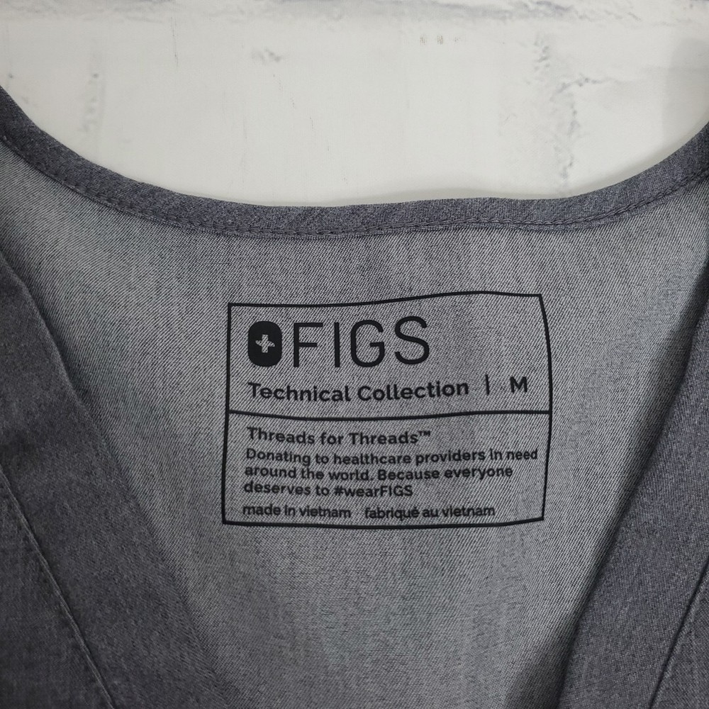 Figs Scrub Top Womens Medium Casma Three Pocket Gray Graphite Short Sleeve