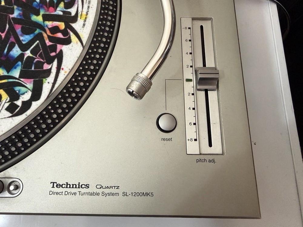 Technics sl-1200mk5 Turntable Silver