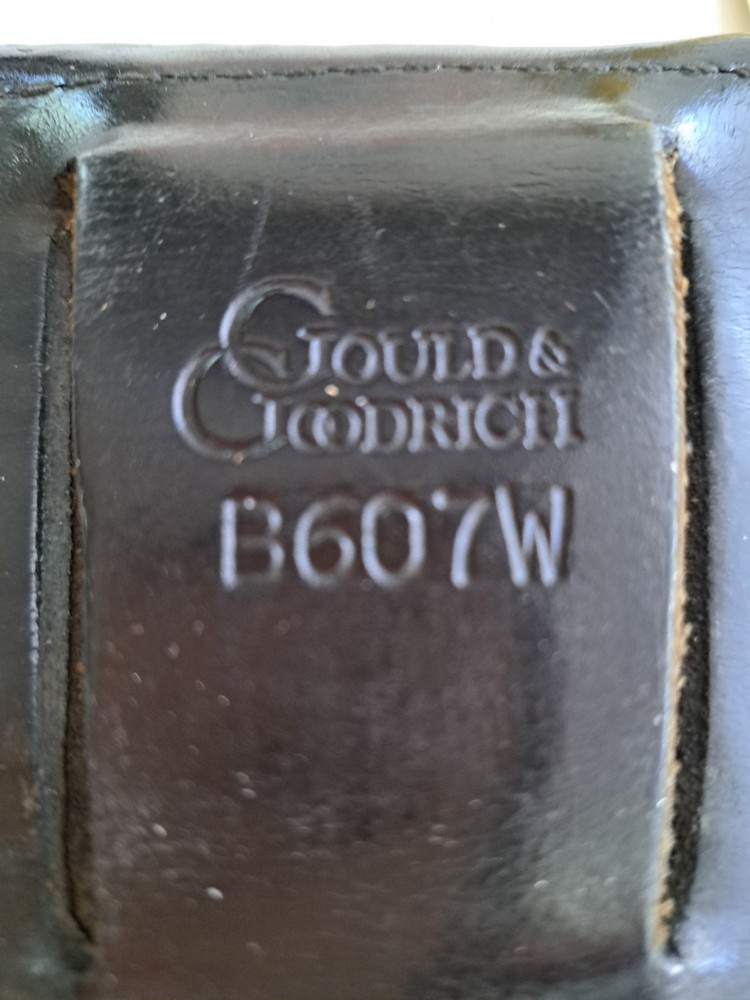 Gould & Goodrich Leather Handcuffs Case. Belt Loop