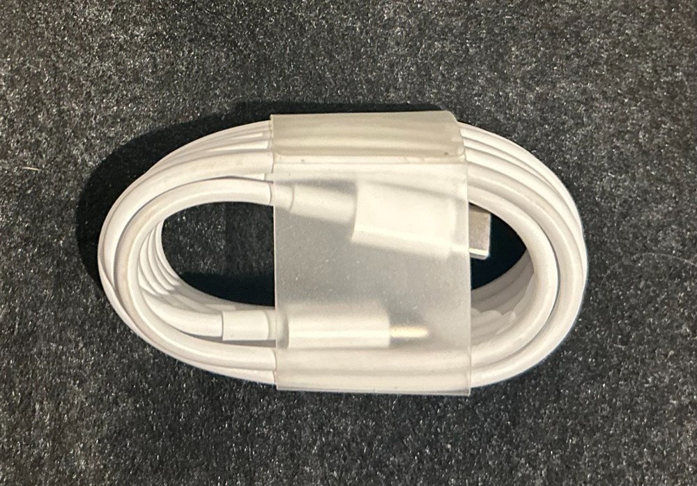 Apple USB-C (1 m) Charge Cable MacBook White New, Never Used