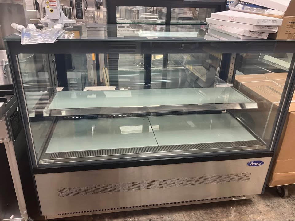 Atosa RDCS-60 59" Refrigerated Bakery Display Case