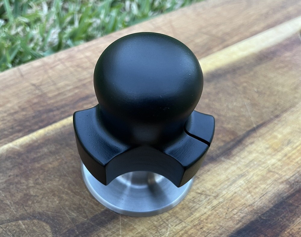 Cafelat Robot self-leveling handle
