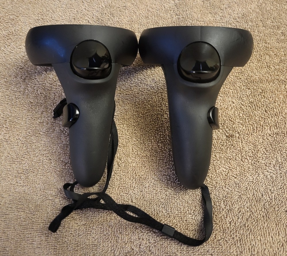 Meta Oculus Quest 1 64GB VR Headset & Controllers - Black