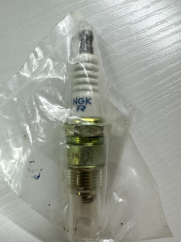 Johnson/Evinrude/OMC NGK Standard Spark Plug BPR7HS-10