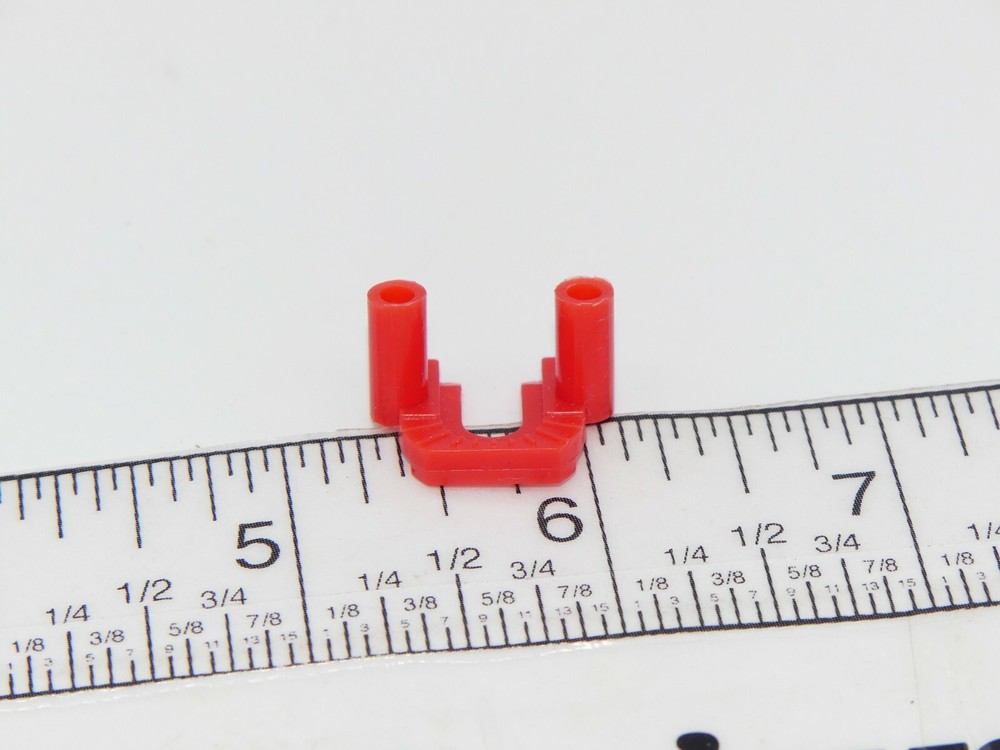 Vintage 1989 Record Breakers Super 8 Speedway System Car Retaining Clip Part
